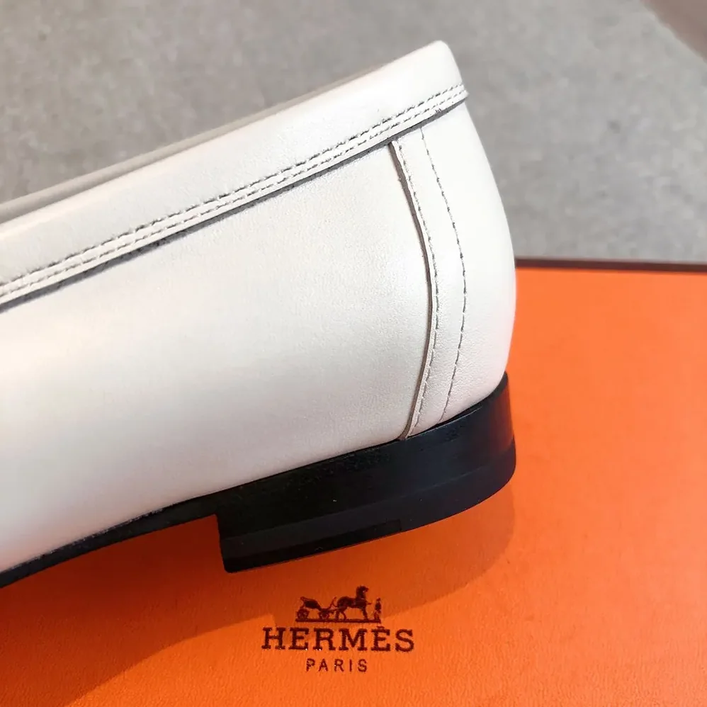 Hermes Royal loafer in Calfskin for Women in White Hermes Royal loafer in Calfskin for Women in White