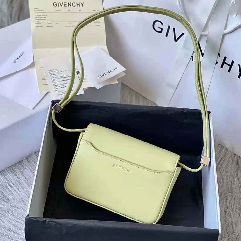 Givenchy Small 4g Bag in Box Leather for Women in Aqua