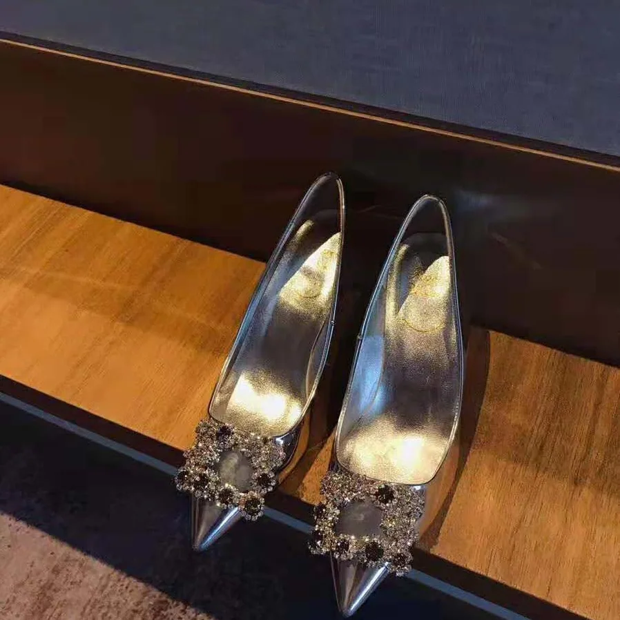 Roger Vivier Flower Strass Buckle Pumps for Women in Silver