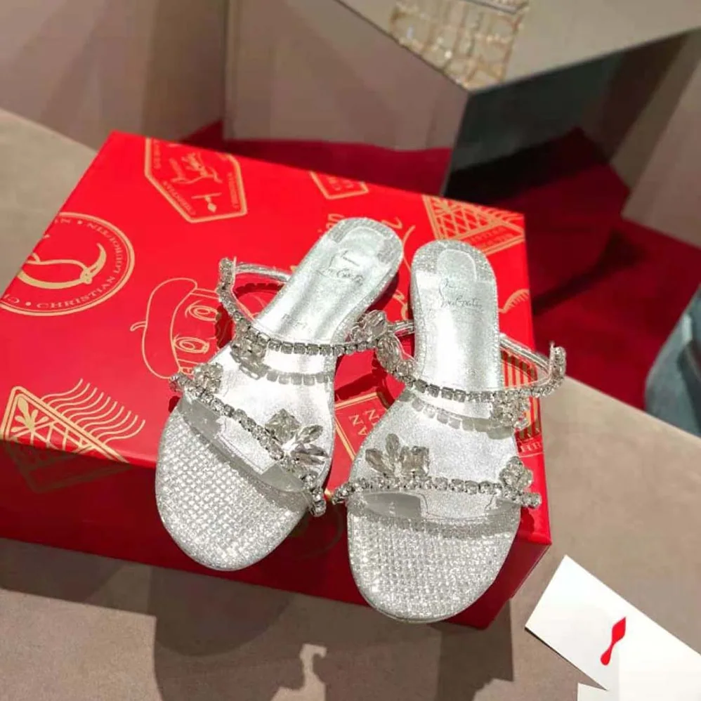 Christian Louboutin Just Queenie Mule Shows off a Minimalist Style for Women Christian Louboutin Just Queenie Mule Shows off a Minimalist Style for Women