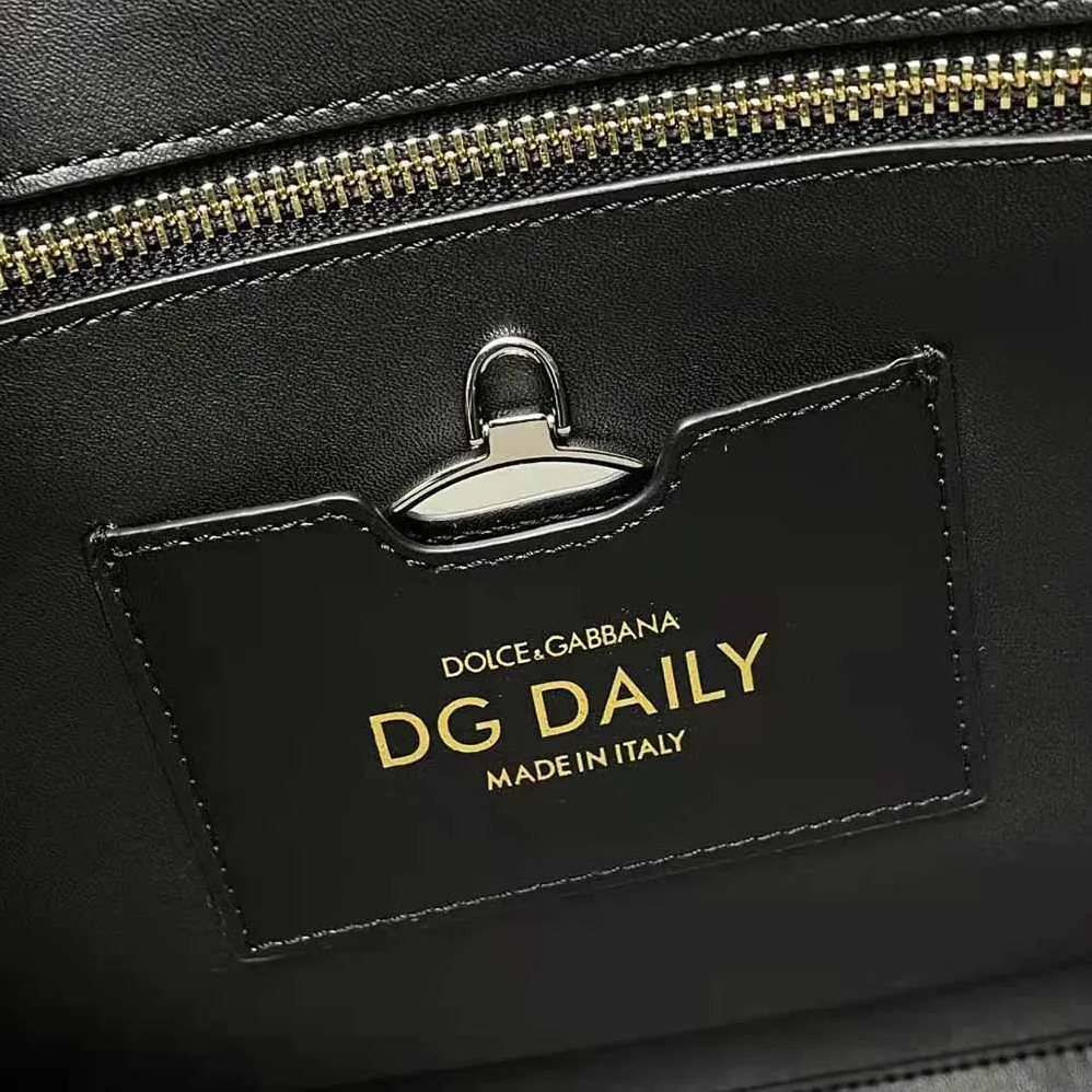 Dolce Gabbana D&G Small Calfskin DG Daily Shopper for Women in Black Dolce Gabbana D&G Small Calfskin DG Daily Shopper for Women in Black