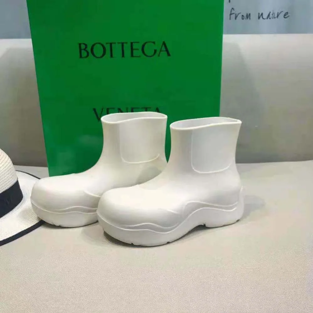 Bottega Veneta Puddle Ankle Boot for Unisex in White