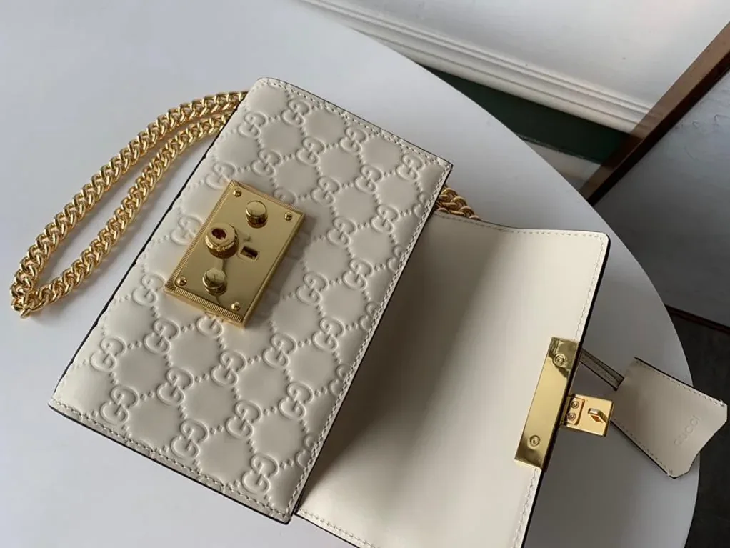 Gucci GG Embossed Padlock Shoulder Bag White Milky / Gucci GG Embossed Padlock Shoulder Bag White Milky /