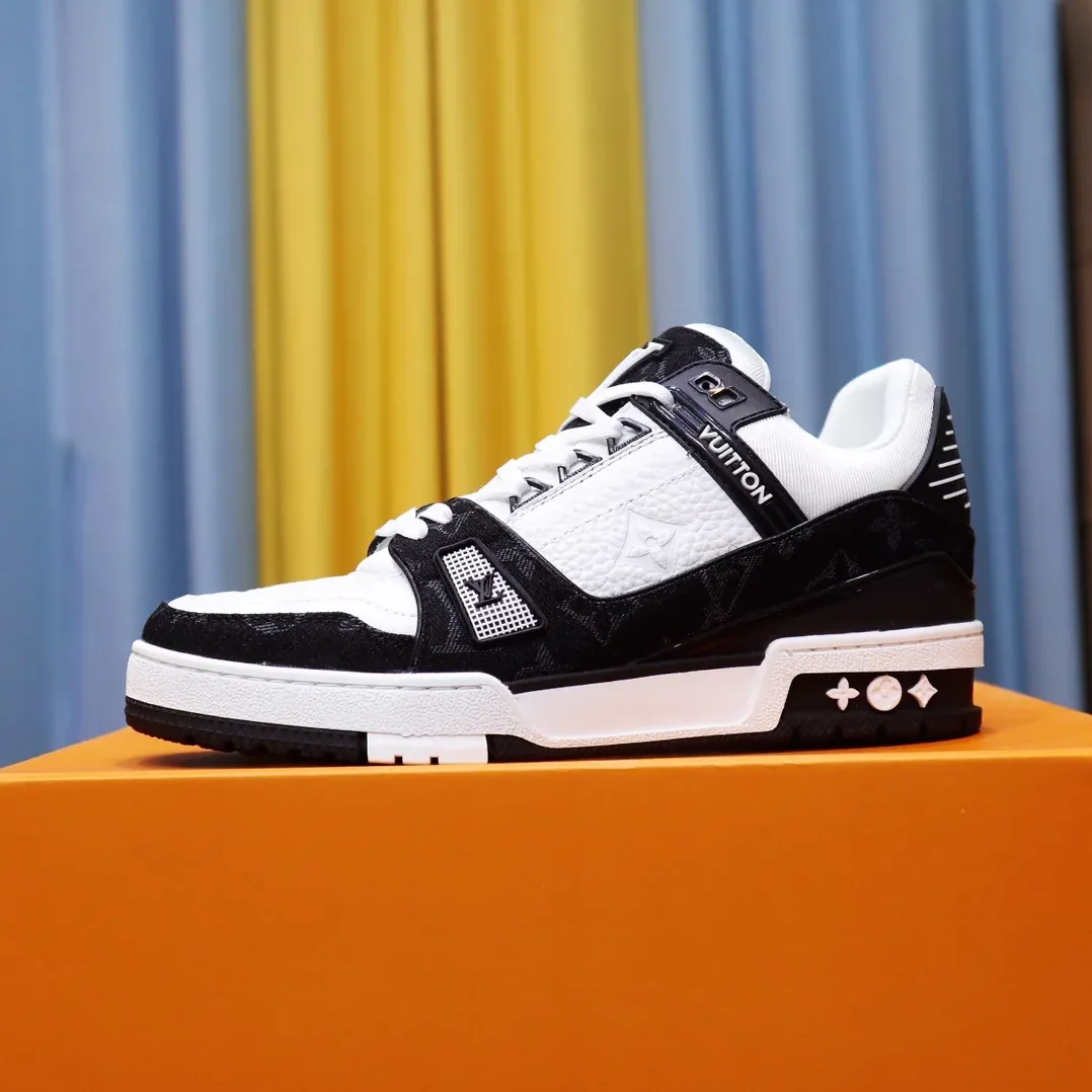 Louis Vuitton Trainer Sneaker Mix Of Materials Black in White