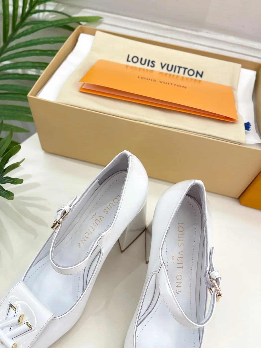 Louis Vuitton Shake Pump White / 2.2 in inch Louis Vuitton Shake Pump White / 2.2 in inch