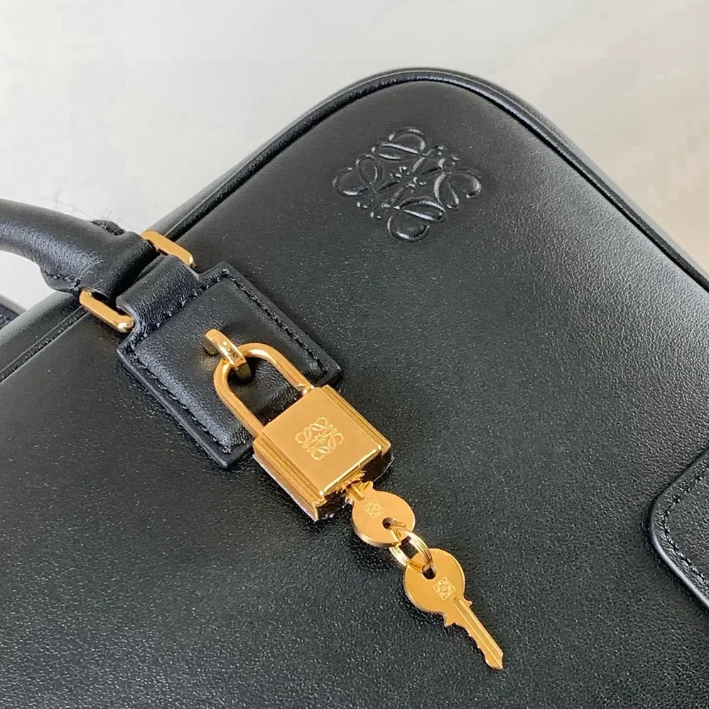 Loewe Amazona 28 Bag in Nappa Calfskin for Unisex in Black Loewe Amazona 28 Bag in Nappa Calfskin for Unisex in Black