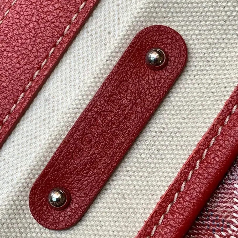 Goyard Saïgon Tote Bag for Women in Red Goyard Saïgon Tote Bag for Women in Red
