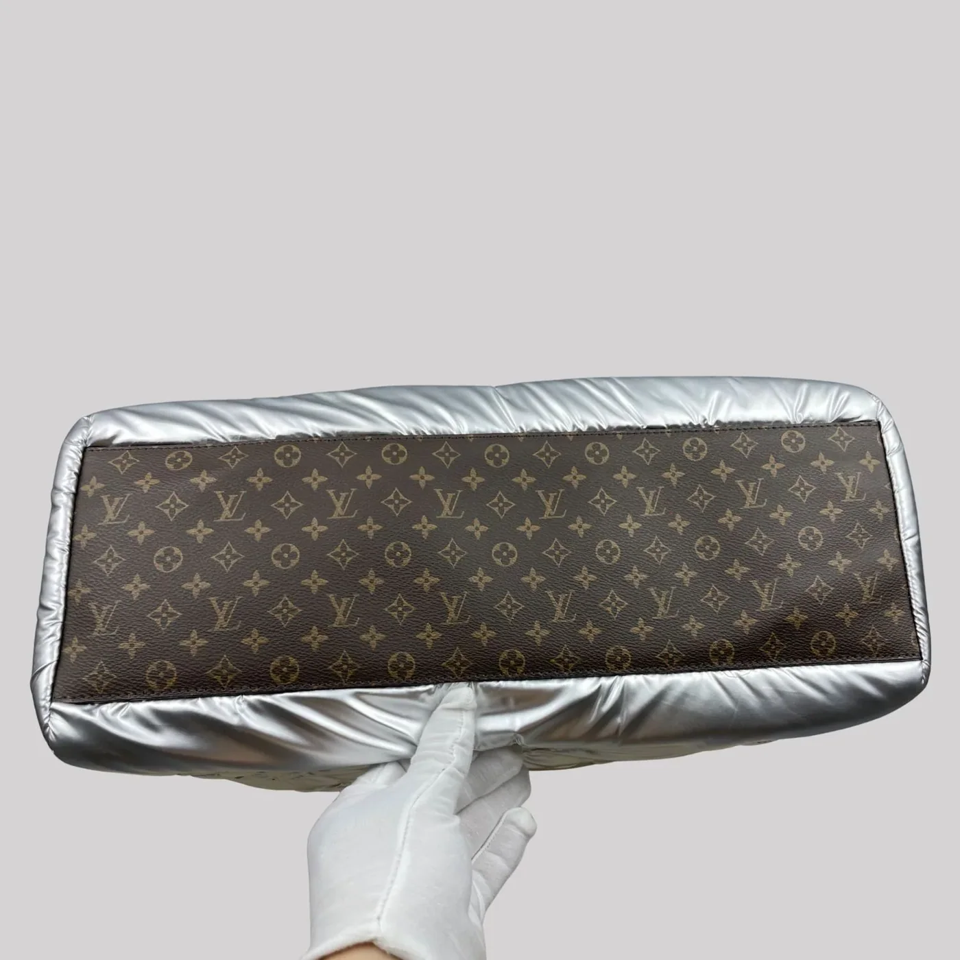 Louis Vuitton Pillow Onthego GM Tote Bag in Silver