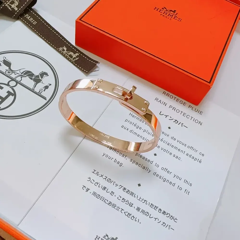 Hermes Kelly Bracelet Small Model H109032B 00SH for Women Hermes Kelly Bracelet Small Model H109032B 00SH for Women