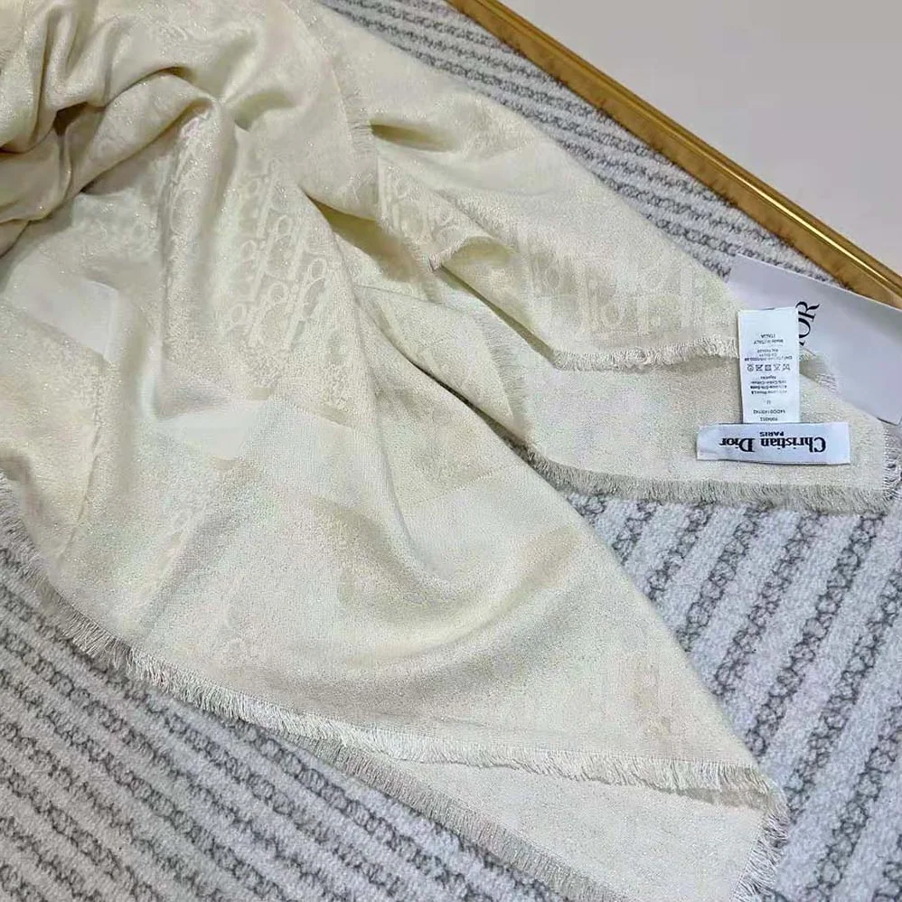 Dior Oblique Shawl Gold-Tone Silk Blend and Metallic Thread for Unisex Dior Oblique Shawl Gold-Tone Silk Blend and Metallic Thread for Unisex