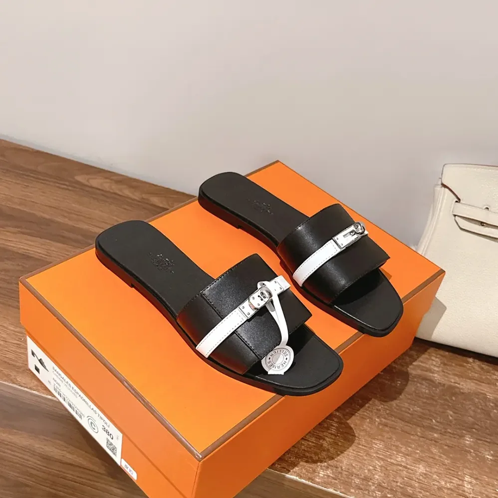 Hermes Giulia sandal for Unisex in Black/White