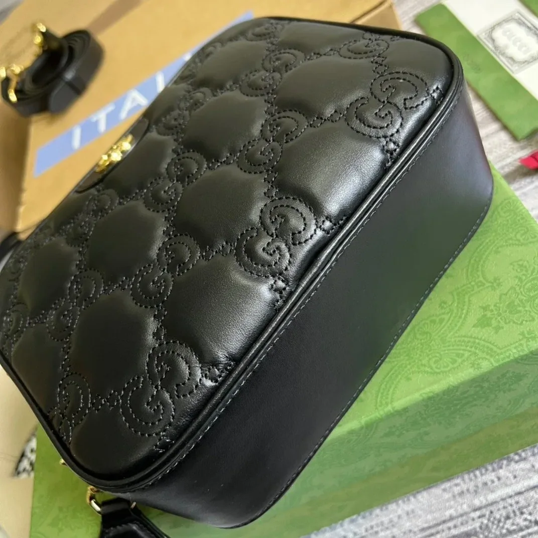 Gucci Matelasse Shoulder Bag Black Gucci Matelasse Shoulder Bag Black