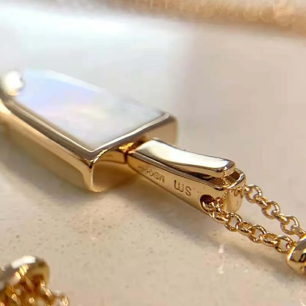 Bvlgari BVLGARI BVLGARI Gelati 18 KT Rose Gold Soft Bracelet for Women in White Bvlgari BVLGARI BVLGARI Gelati 18 KT Rose Gold Soft Bracelet for Women in White