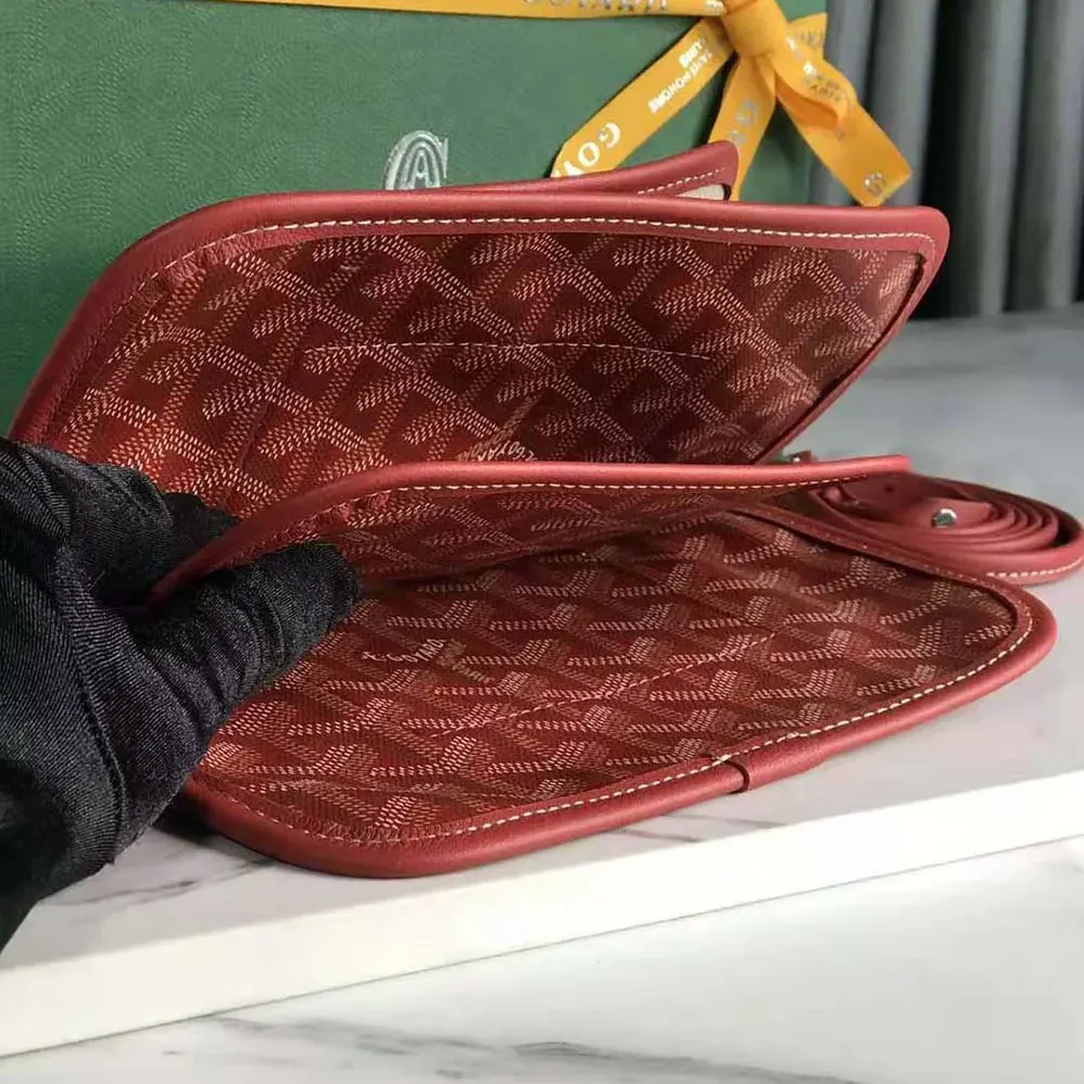 Goyard Plumet Pocket Wallet for Women in Red Goyard Plumet Pocket Wallet for Women in Red