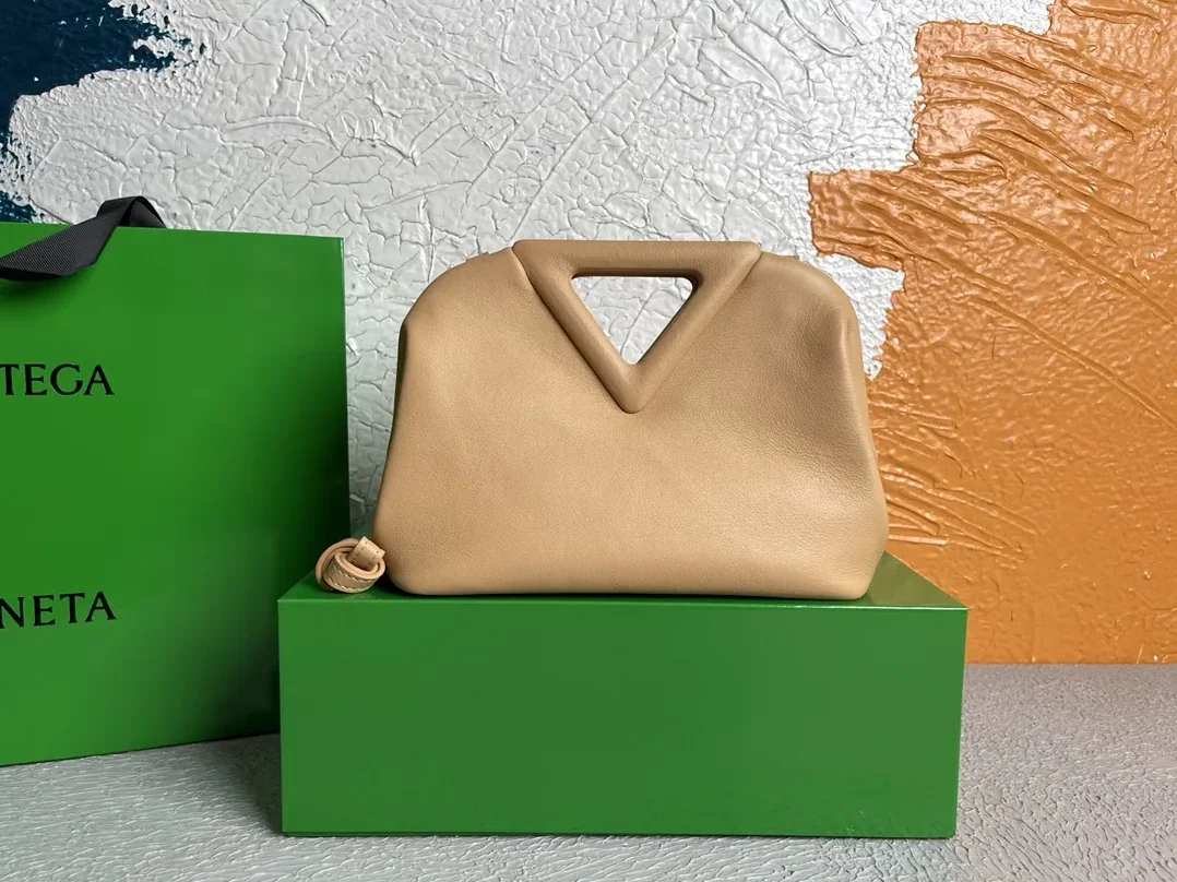 Bottega Veneta Point Brown
