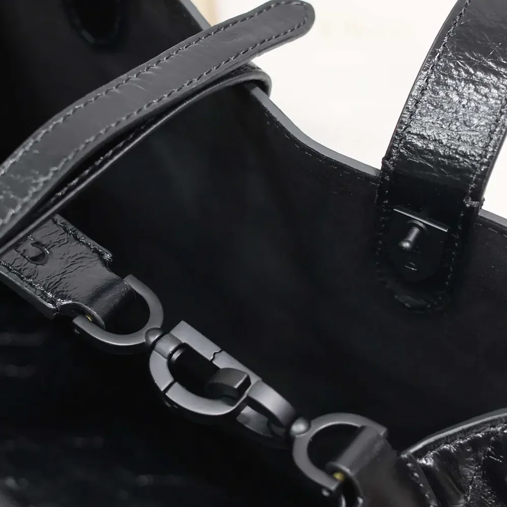 Dior Medium Dior Toujours Bag Black Macrocannage Crinkled Calfskin for Women Dior Medium Dior Toujours Bag Black Macrocannage Crinkled Calfskin for Women