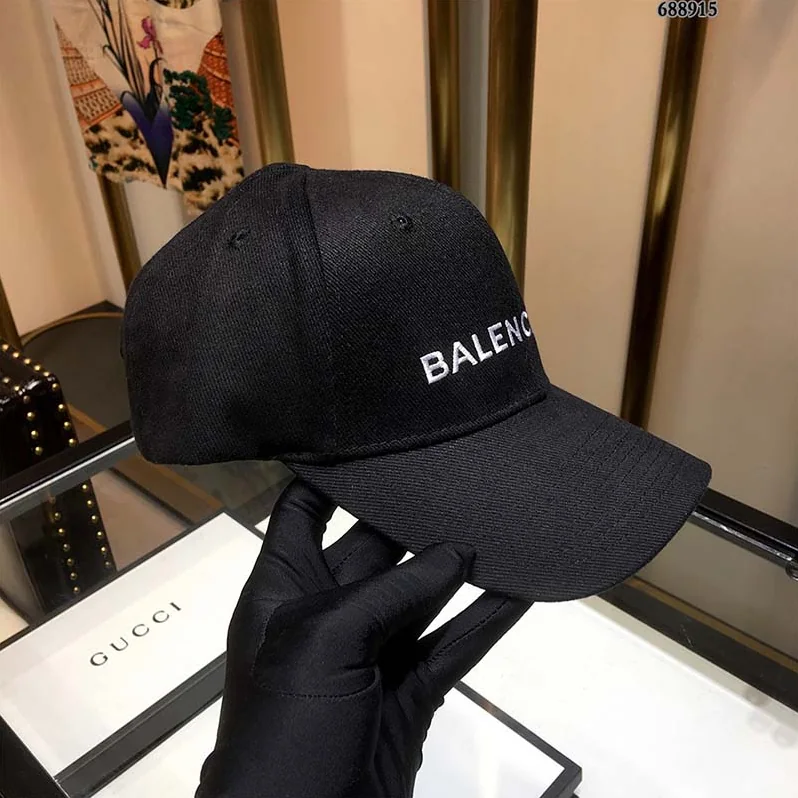 Balenciaga Classic Baseball Cap with Balenciaga Embroidered Logo for Unisex in Black