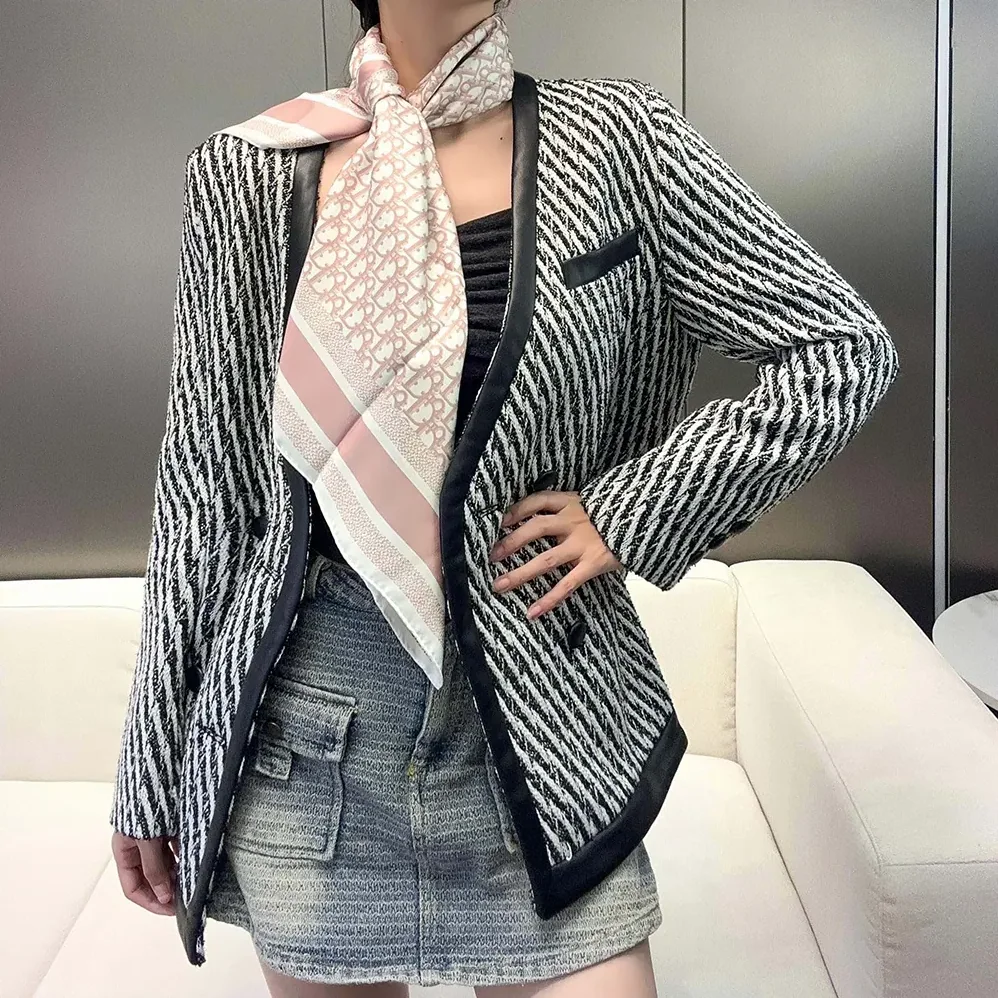 Dior Oblique Diortwin 90 Square Scarf Rose Des Vents and Gray Silk Twill for Unisex Dior Oblique Diortwin 90 Square Scarf Rose Des Vents and Gray Silk Twill for Unisex