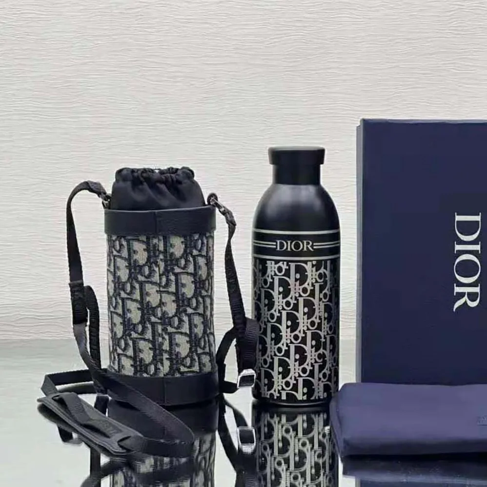 Dior Aqua Bottle and Bottle Holder with Shoulder Strap for Men Dior Aqua Bottle and Bottle Holder with Shoulder Strap for Men