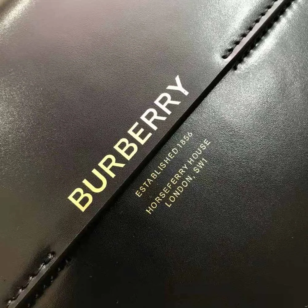 Burberry Large Leather Grace Bag for Women in Black Burberry Large Leather Grace Bag for Women in Black