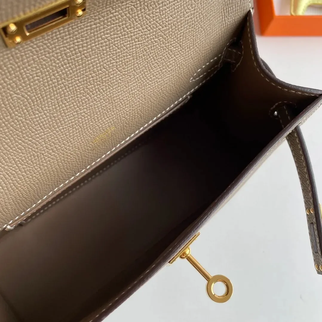 Hermes Kelly Pochette Top Handle Bag in Etoupe Epsom Gold Hardware Hermes Kelly Pochette Top Handle Bag in Etoupe Epsom Gold Hardware