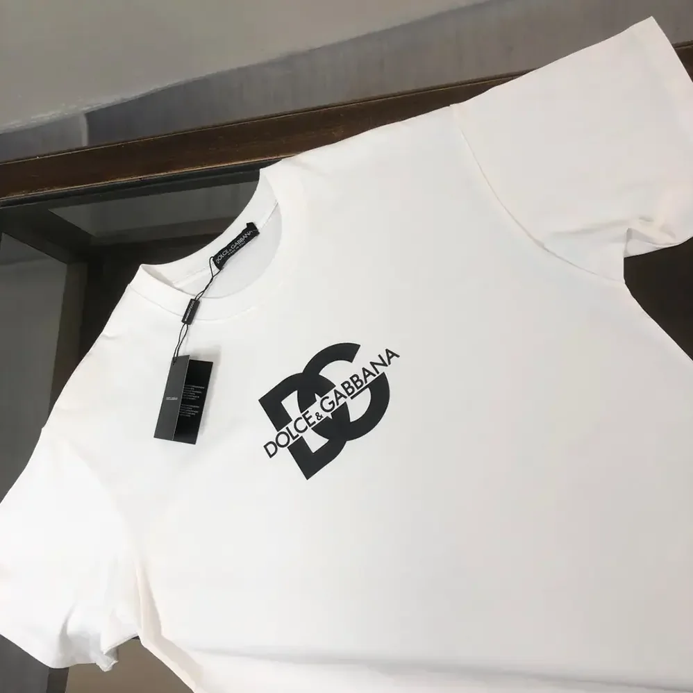 Dolce Gabbana D&G Short-sleeved T-shirt with DG Logo Print for Men in White Dolce Gabbana D&G Short-sleeved T-shirt with DG Logo Print for Men in White