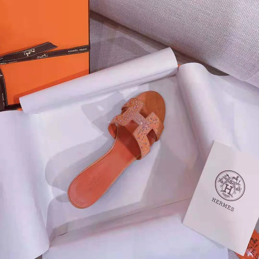 Hermes Oasis Sandal in Suede Goatskin for Women in Pink Hermes Oasis Sandal in Suede Goatskin for Women in Pink