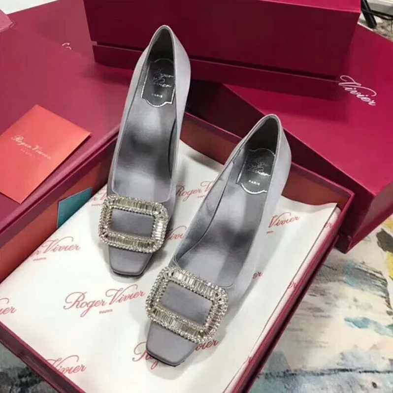 Roger Vivier Belle Vivier Pumps Silk Satin 4.5cm Heel for Women in Silver