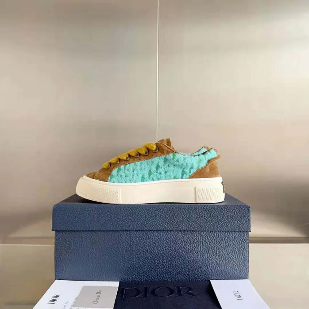 Dior B33 Sneaker – Limited and Numbered Edition for Men in with Digital Twin Dior B33 Sneaker – Limited and Numbered Edition for Men in with Digital Twin
