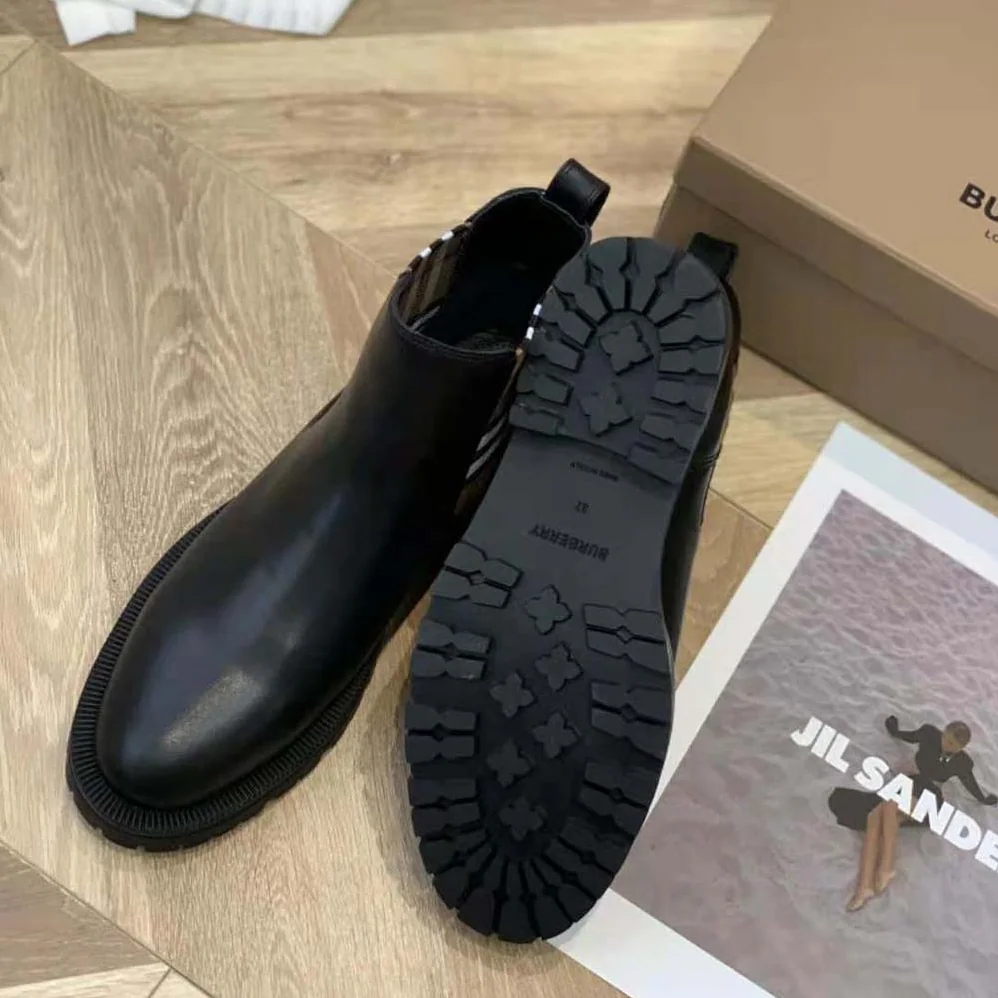 Burberry Vintage Check Detail Leather Chelsea Boots for Women in Black Burberry Vintage Check Detail Leather Chelsea Boots for Women in Black