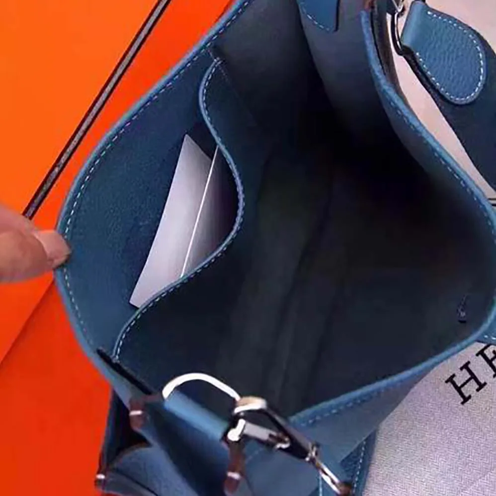 Hermes Evelyne 16 Shoulder Bag in Calfskin for Women in Navy Hermes Evelyne 16 Shoulder Bag in Calfskin for Women in Navy