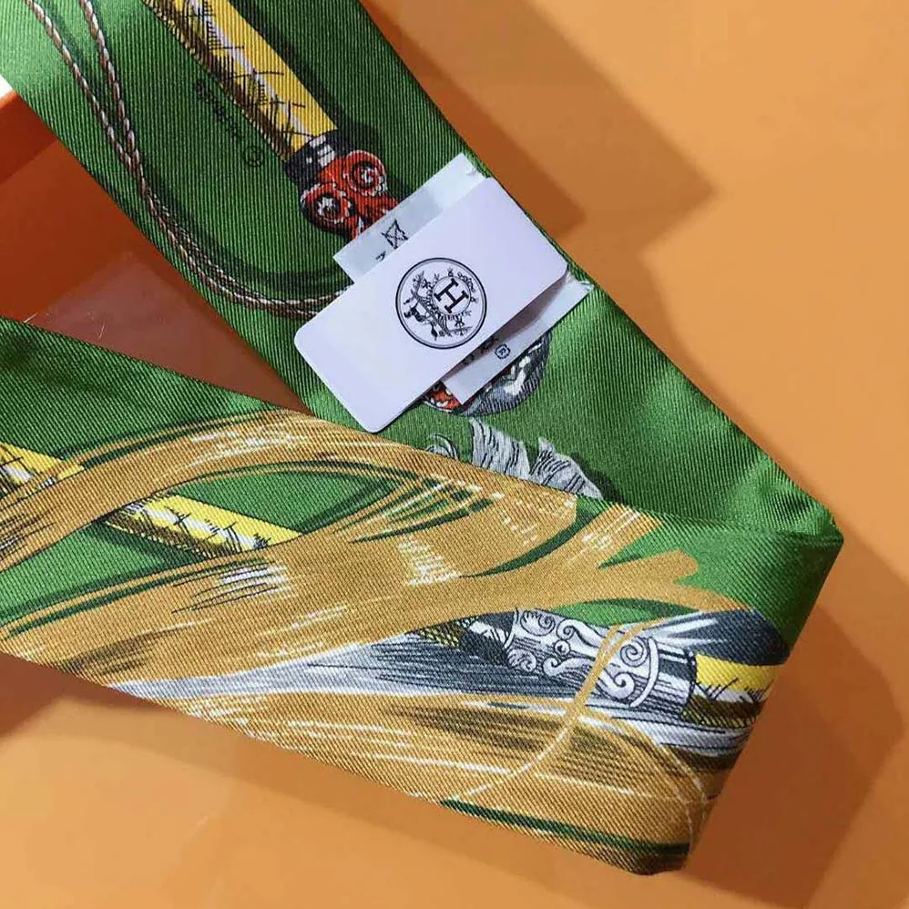Hermes Cavalcades Twilly for Women in Green Hermes Cavalcades Twilly for Women in Green