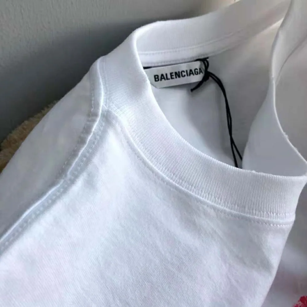 Balenciaga I Love U Medium Fit T-shirt in White Vintage Jersey for Men Balenciaga I Love U Medium Fit T-shirt in White Vintage Jersey for Men