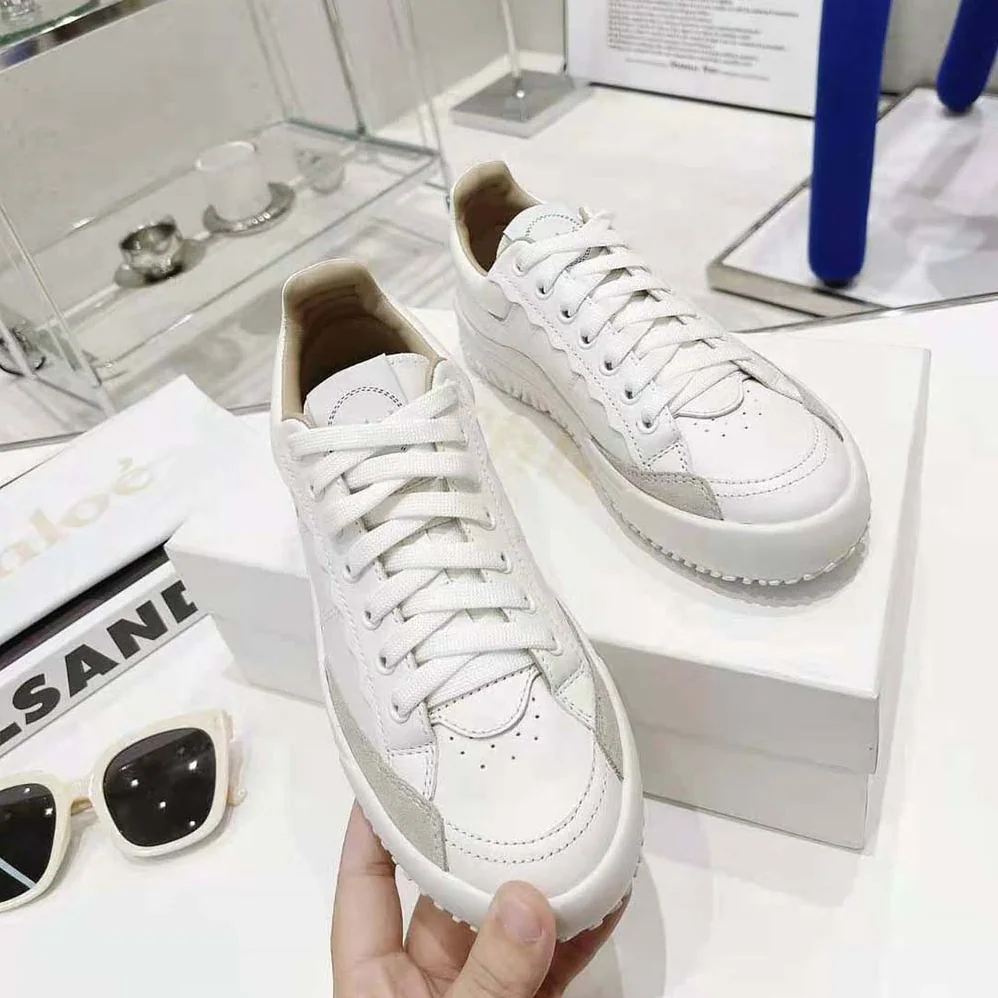 Chloe Franckie Low-Top Sneaker in Smooth Calfskin for Women in White Chloe Franckie Low-Top Sneaker in Smooth Calfskin for Women in White