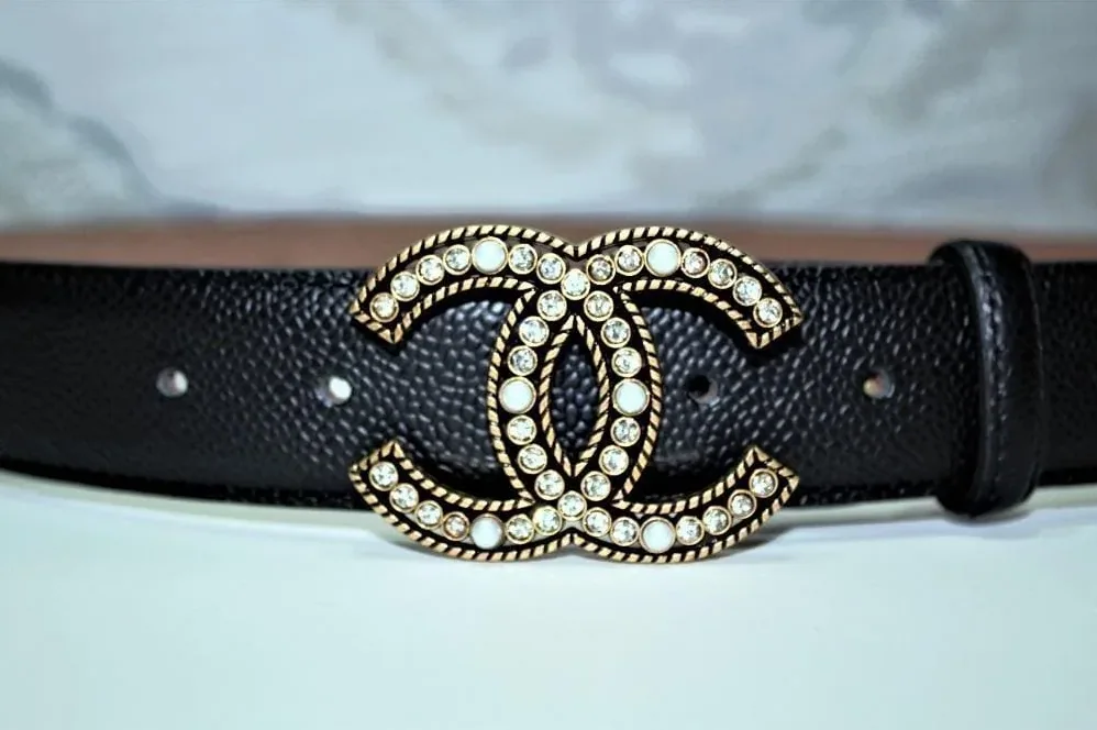 Amazing Caviar Pattern Belt Gold Diamond Buckle
