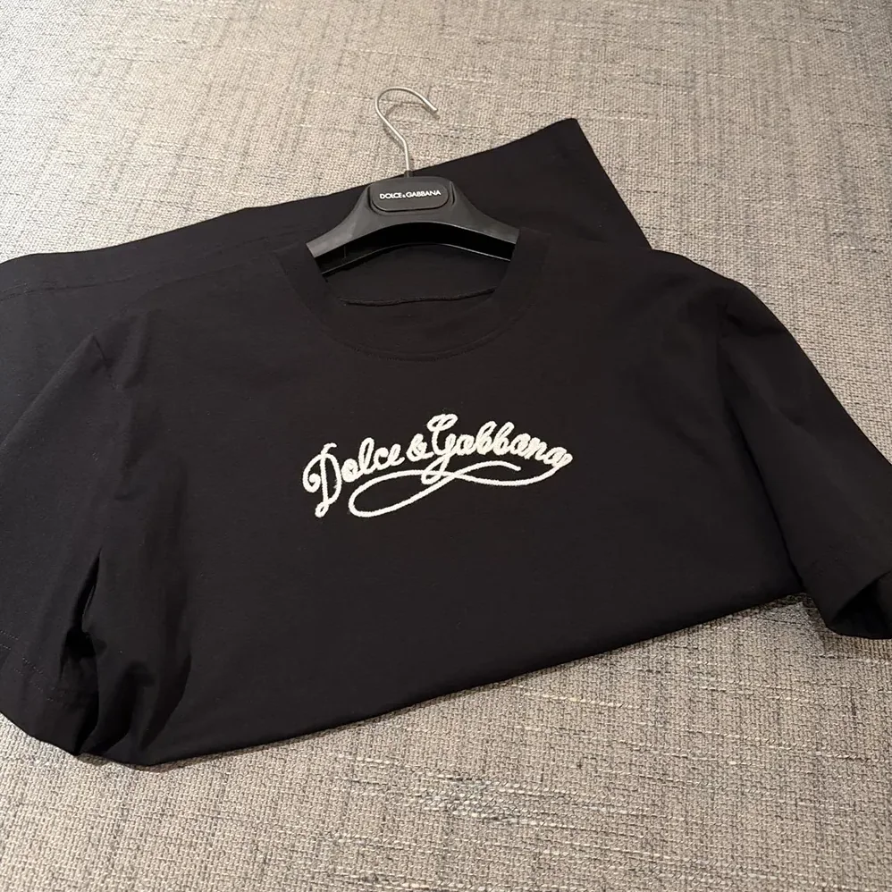Dolce Gabbana D&G Jersey T-Shirt With Embroidery for Women in Black Dolce Gabbana D&G Jersey T-Shirt With Embroidery for Women in Black