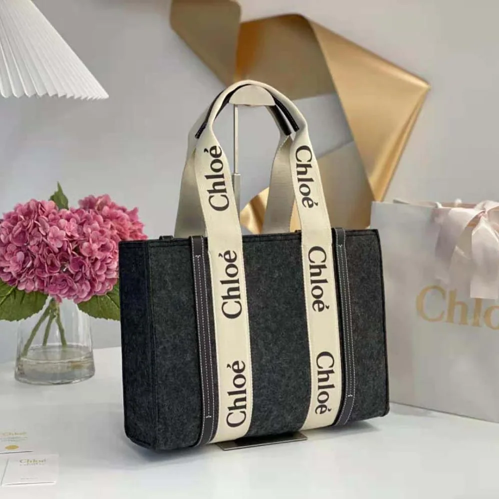 Chloe Medium Woody Tote Bag for Women in Silver Chloe Medium Woody Tote Bag for Women in Silver
