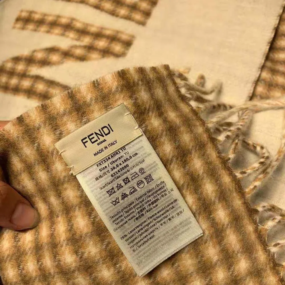 Fendi Scarf in Cream Wool and Cashmere with Fendi Roma Oversized Lettering for Women