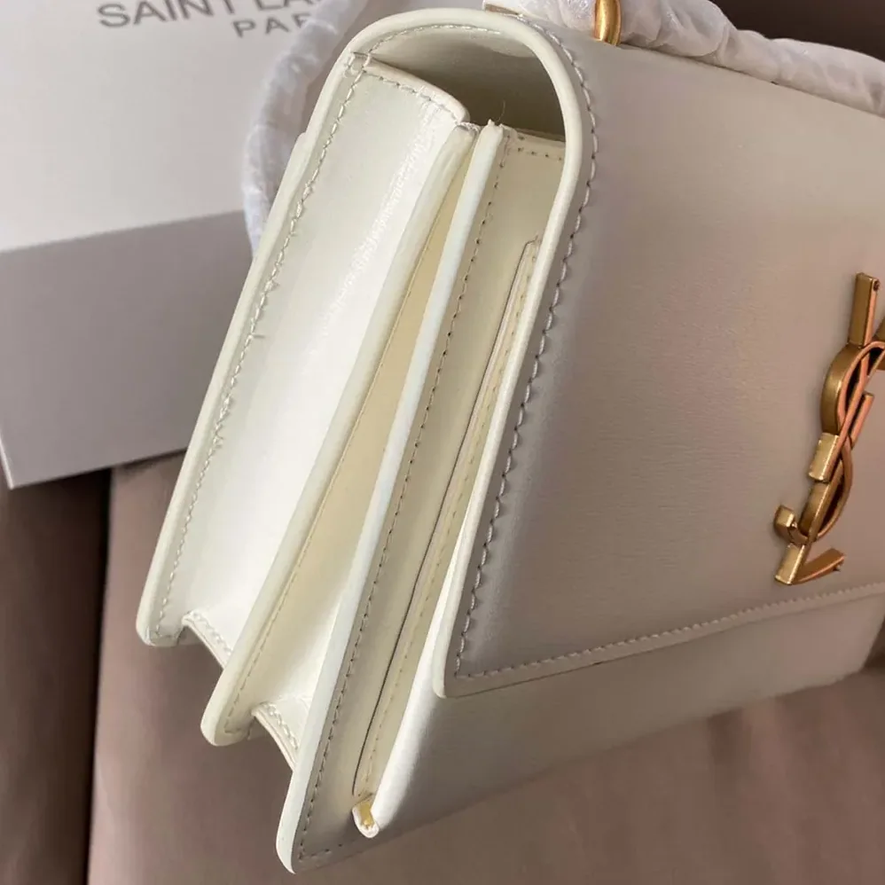 Saint Laurent YSL Sunset Medium in Smooth Leather for Women in White Saint Laurent YSL Sunset Medium in Smooth Leather for Women in White