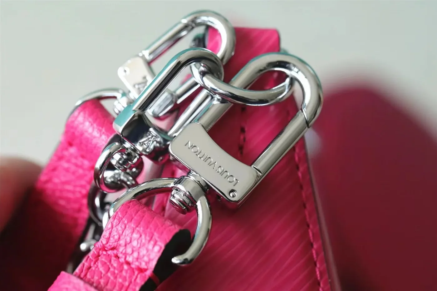 Louis Vuitton Marellini Pink / Louis Vuitton Marellini Pink /