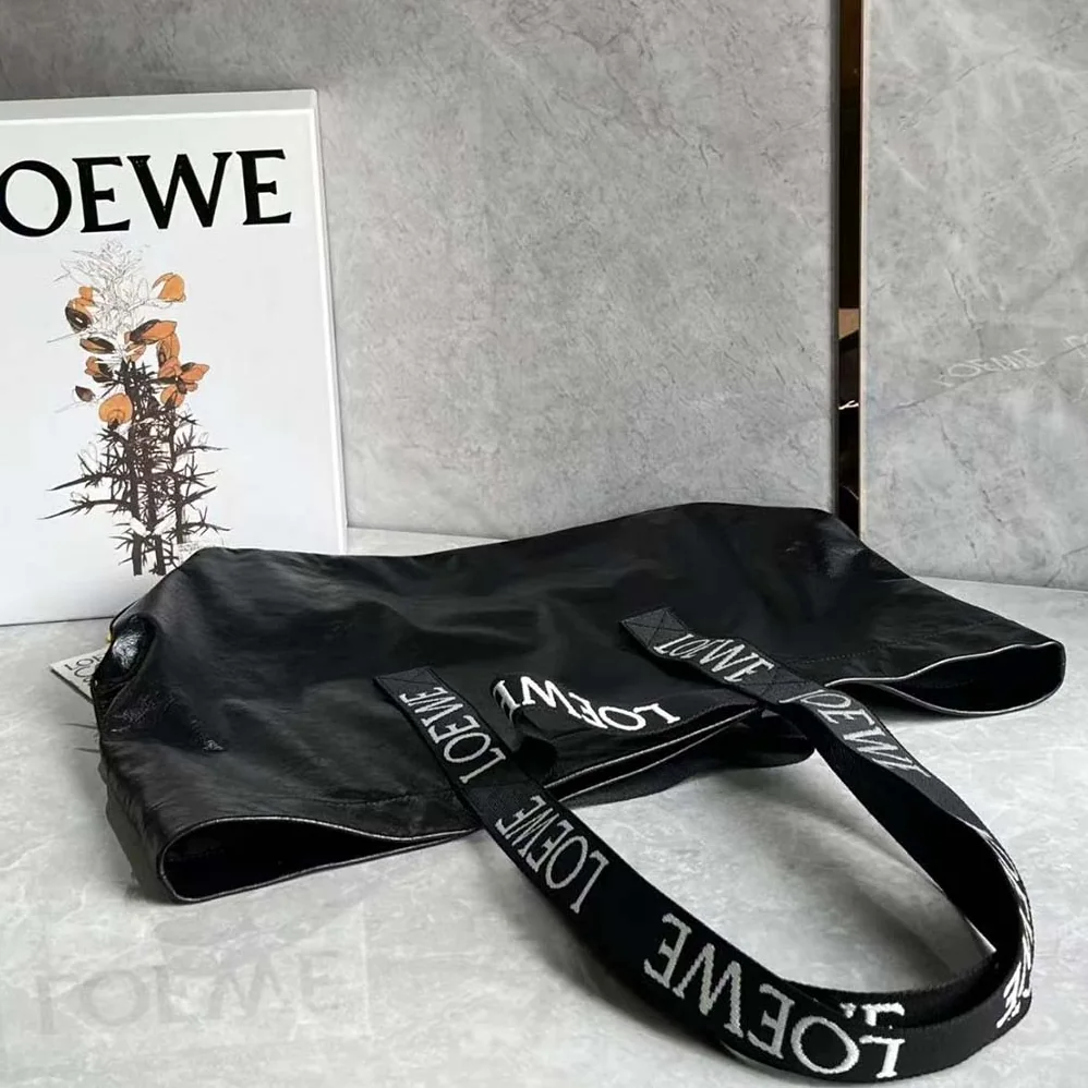 Loewe Fold Shopper in Paper Calfskin for Unisex in Black Loewe Fold Shopper in Paper Calfskin for Unisex in Black