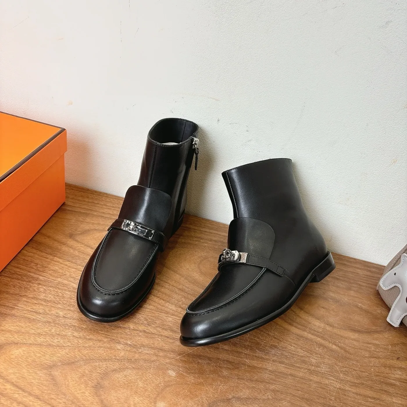 Hermes Kelsy Ankle Boots Noir