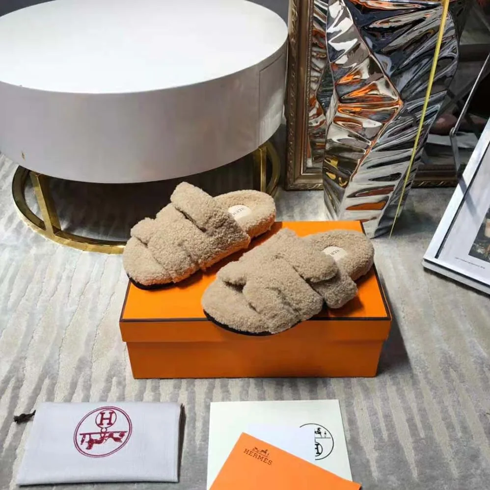 Hermes Chypre Sandal in Woolskin for Women in Brown