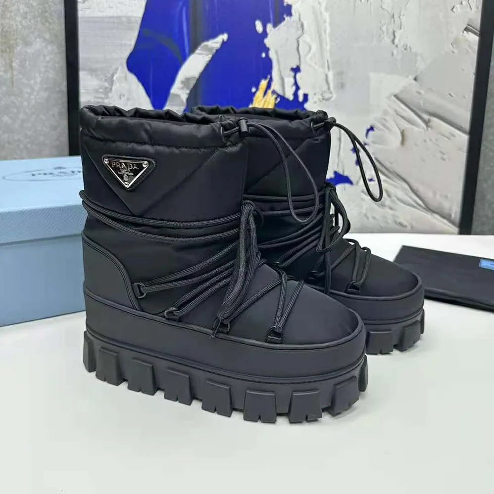 Prada Nylon Gabardine Après-ski Boots for Women in Black Prada Nylon Gabardine Après-ski Boots for Women in Black