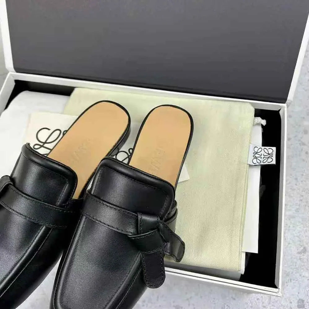 Loewe Gate Flat Mule in Calfskin for Women in Black Loewe Gate Flat Mule in Calfskin for Women in Black
