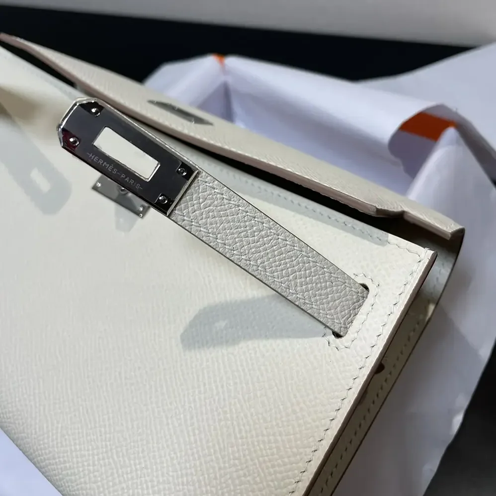 Hermes Kelly To Go in Epsom Leather for Women in White/Silver Hermes Kelly To Go in Epsom Leather for Women in White/Silver