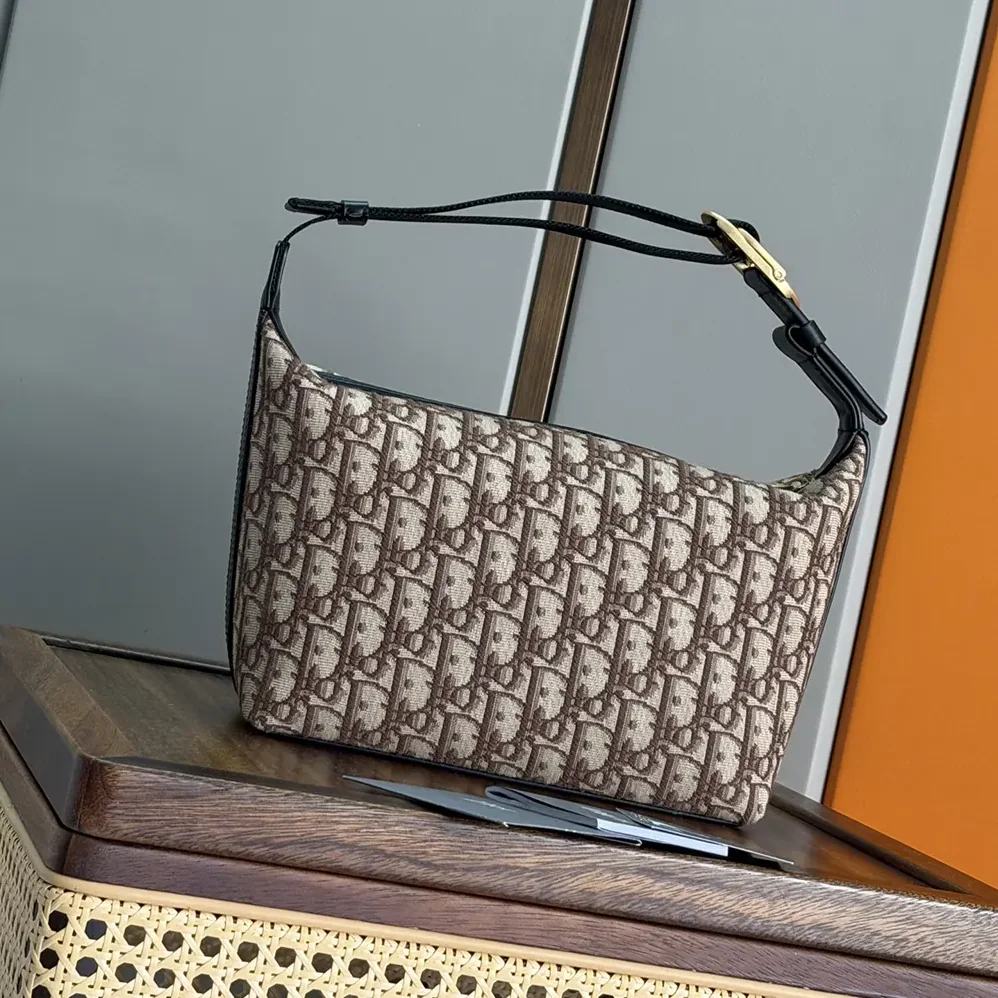 Dior Jett Pouch Brown Dior Oblique Jacquard for Men Dior Jett Pouch Brown Dior Oblique Jacquard for Men