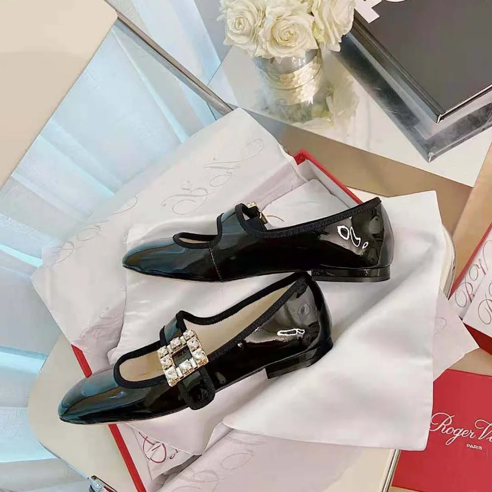 Roger Vivier Très Vivier Strass Buckle Babies Ballerinas in Patent Leather for Women Roger Vivier Très Vivier Strass Buckle Babies Ballerinas in Patent Leather for Women