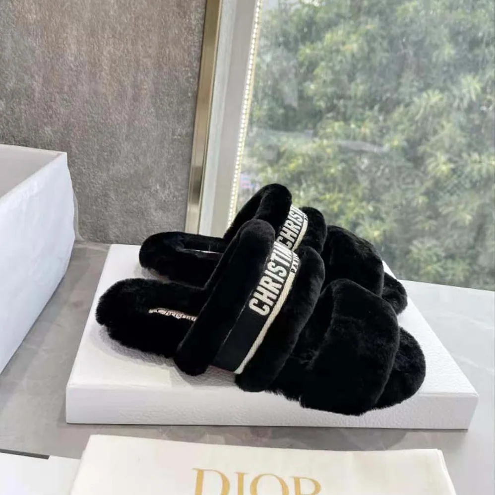 Dior Chez Moi Slide White Embroidered Cotton and Black Shearling for Women