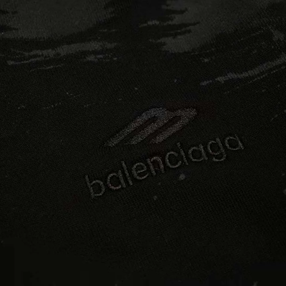 Balenciaga Heavy Metal Zip-Up Hoodie Small Fit in Black Curly Fleece for Women Balenciaga Heavy Metal Zip-Up Hoodie Small Fit in Black Curly Fleece for Women